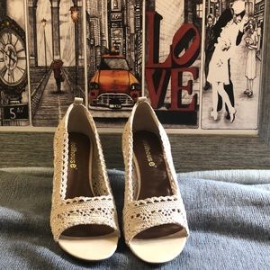 Beige crochet like heels